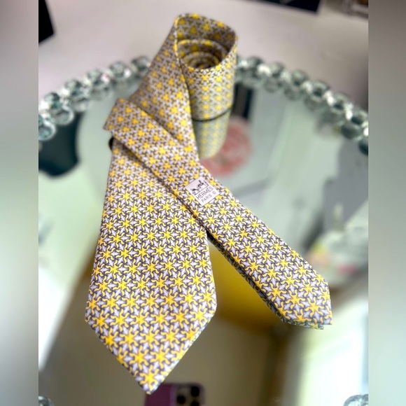 Hermes yellow and blue Silk Geometric Pattern Tie 60’ - Picture 3 of 7